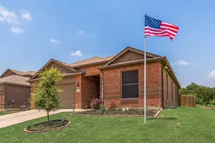 721 Clark Dr, Ferris, TX 75125 - Photo 2