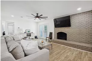 13505 Pyramid Dr, Farmers Branch, TX 75234 - Photo 6