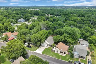 1112 Trinity St, Cleburne, TX 76031 - Photo 36