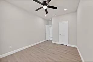 1112 Trinity St, Cleburne, TX 76031 - Photo 18
