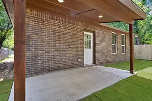 1112 Trinity St, Cleburne, TX 76031 - Photo 6