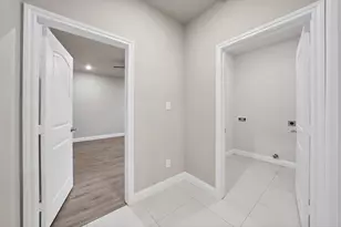 1112 Trinity St, Cleburne, TX 76031 - Photo 18