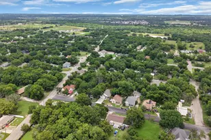 1112 Trinity St, Cleburne, TX 76031 - Photo 32