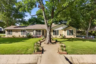 9209 Hanging Moss Dr, Granbury, TX 76049 - Photo 2