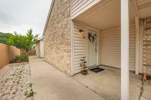 412 Pogue St, Cedar Hill, TX 75104 - Photo 2