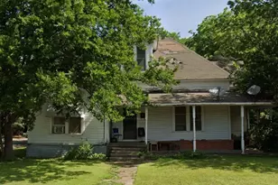 401 E Elm St, Hillsboro, TX 76645 - Photo 1