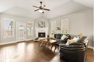 705 Challenger Dr, McKinney, TX 75072 - Photo 4