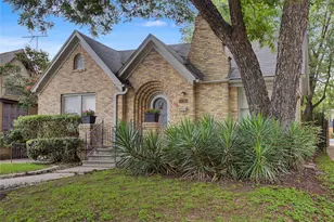 3913 W 4th St, Fort Worth, TX 76107 - Photo 2