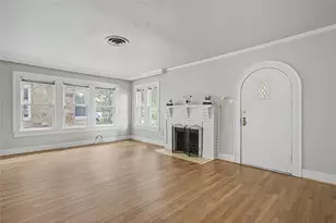 3913 W 4th St, Fort Worth, TX 76107 - Photo 8