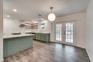 2110 Aggie Dr, Grand Prairie, TX 75051 - Photo 14