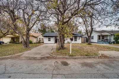 2110 Aggie Drive, Grand Prairie, TX 75051 - Photo 2