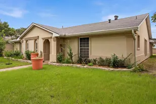1608 University Dr, Richardson, TX 75081 - Photo 2