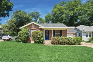 304 S Waco St, Weatherford, TX 76086 - Photo 1