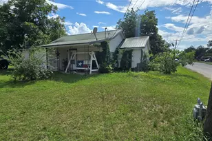 331 N 5th St, Jacksboro, TX 76458 - Photo 2