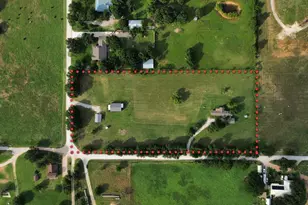 1306 Winn Rd, Bowie, TX 76230 - Photo 2