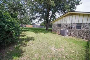 281 Oakridge St, Jacksboro, TX 76458 - Photo 32