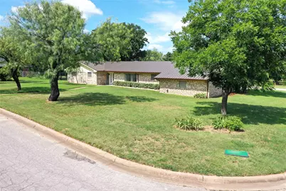 281 Oak Ridge Street, Jacksboro, TX 76458 - Photo 2