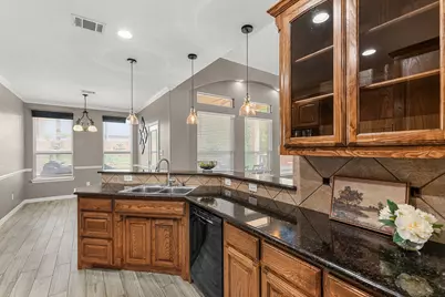 5540 Plata Lane, Benbrook, TX 76126 - Photo 14