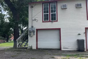 2023 Washington St, Commerce, TX 75428 - Photo 2