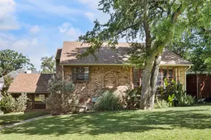 7735 Deer Trail Dr, Dallas, TX 75238 - Photo 2