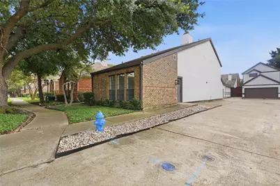 17118 Planters Row, Addison, TX 75001 - Photo 2
