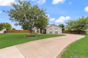 104 Bent Creek Ct, Waxahachie, TX 75165 - Photo 1