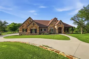 125 E Bozeman Ln, Fort Worth, TX 76108 - Photo 2