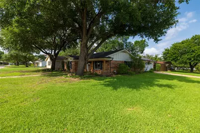 702 Commerce Street, Euless, TX 76040 - Photo 2