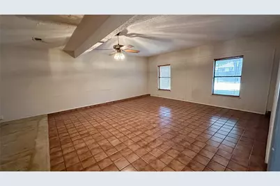 1409 Essex Drive, DeSoto, TX 75115 - Photo 8