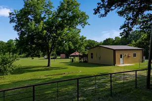 500 County Rd 1300, Lake Creek, TX 75450 - Photo 2