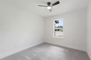 1004 E Georgian Rd, Saginaw, TX 76179 - Photo 16