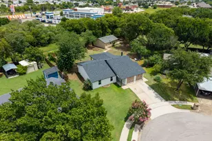 1004 E Georgian Rd, Saginaw, TX 76179 - Photo 26