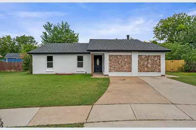 1004 E Georgian Road, Saginaw, TX 76179 - Photo 2