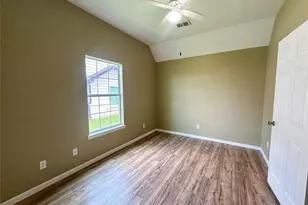 943 N Border St, Cleburne, TX 76031 - Photo 6