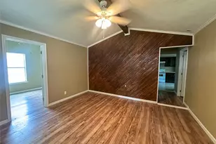 943 N Border St, Cleburne, TX 76031 - Photo 4