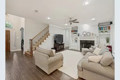2005 Saint Pierre Drive, Carrollton, TX 75006 - Photo 4
