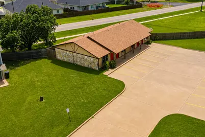 1411 Courtney Place, Cleburne, TX 76033 - Photo 2