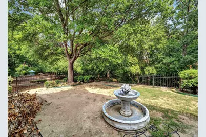 801 Hackberry Ridge Drive, McKinney, TX 75072 - Photo 32