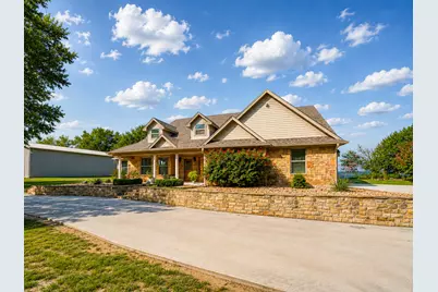 711 Crows Point, Lake Bridgeport, TX 76426 - Photo 4