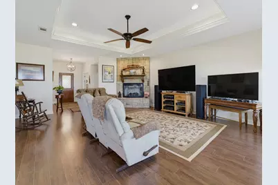 711 Crows Point, Lake Bridgeport, TX 76426 - Photo 28