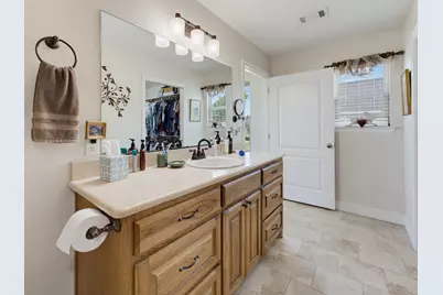 711 Crows Point, Lake Bridgeport, TX 76426 - Photo 24