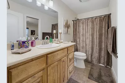 711 Crows Point, Lake Bridgeport, TX 76426 - Photo 32