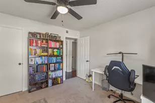817 Woodhaven Ln, Grand Prairie, TX 75052 - Photo 26