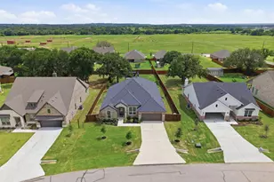 1128 Trinity Dr, Springtown, TX 76082 - Photo 2