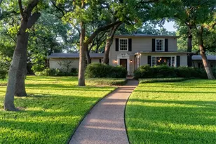 4221 Kenwood Ct, Fort Worth, TX 76103 - Photo 2