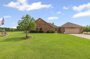 5562 County Rd 1037, Celeste, TX 75423 - Photo 2
