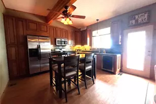130 Marina View Ct, Weatherford, TX 76087 - Photo 10