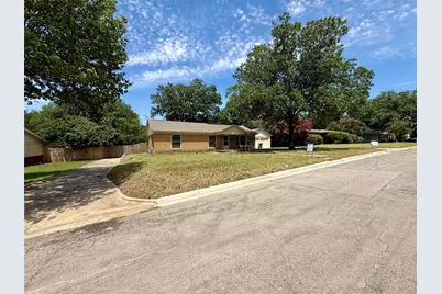 3539 Kingsbury Avenue, Richland Hills, TX 76118 - Photo 4