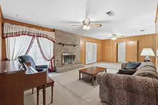 809 Donna Dr, Hurst, TX 76053 - Photo 8