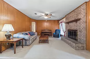 809 Donna Dr, Hurst, TX 76053 - Photo 10
